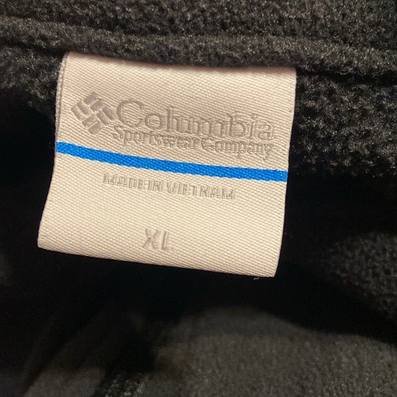 Columbia fleece zip up jacket black size Extra Large
BIN #4 - Picture 5 of 7